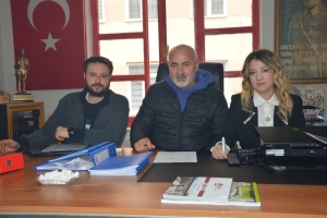 ÇORUM BASIN DERNEĞİ’NDE ERKAN KARACA GÜVEN TAZELEDİ